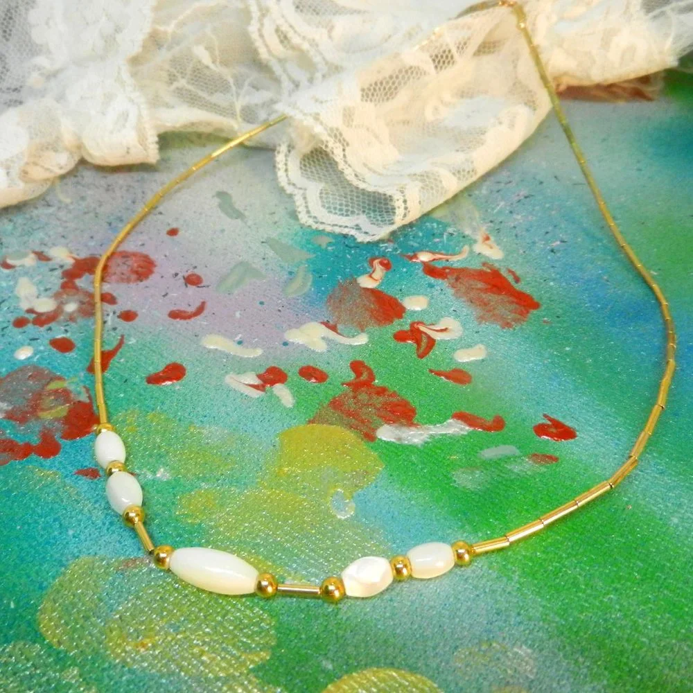 VTG gold ivory pearlcore necklace delicate gold tone bead dainty feminine choker